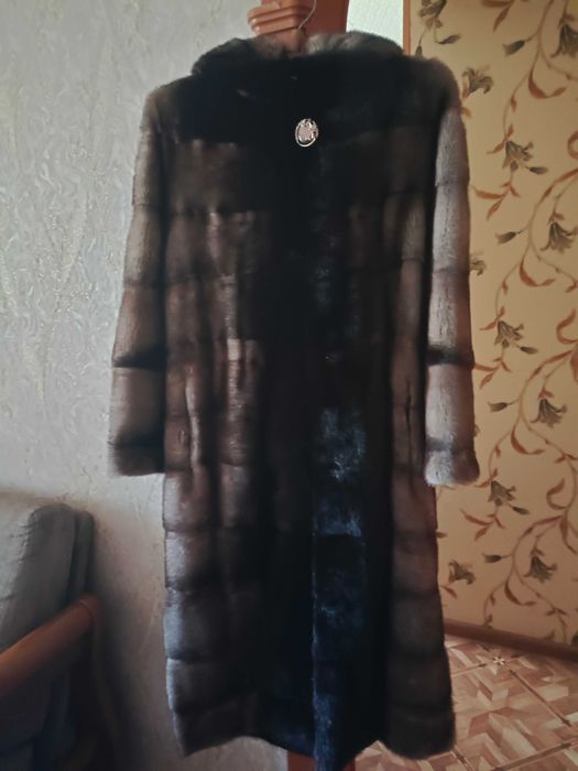 Продам норковую шубу