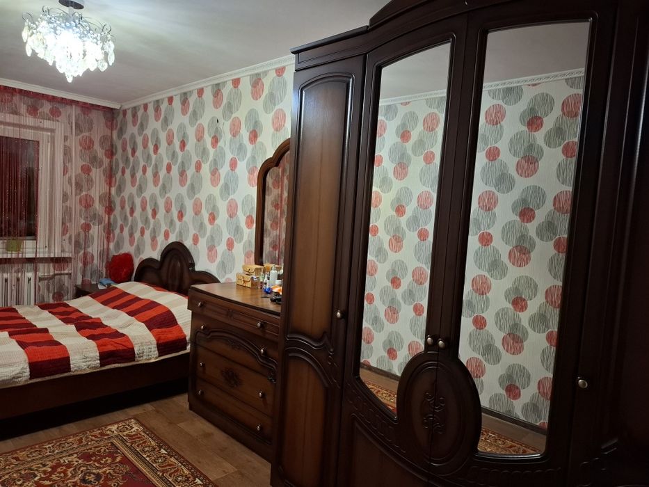 Продам спальный гарнитур