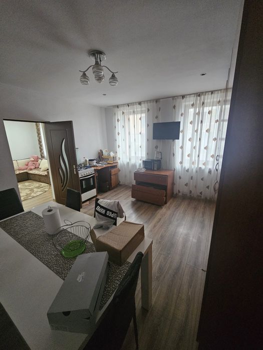 Vând casă cu 3 camere,comuna Vistea De Jos