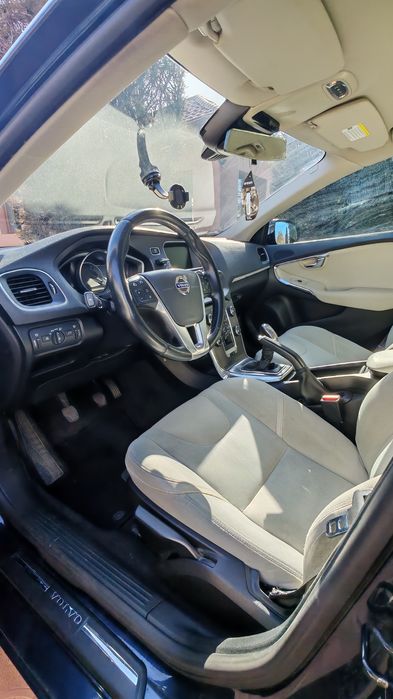Volvo V40, an fabricație 2013,deosebit de bine întreținut