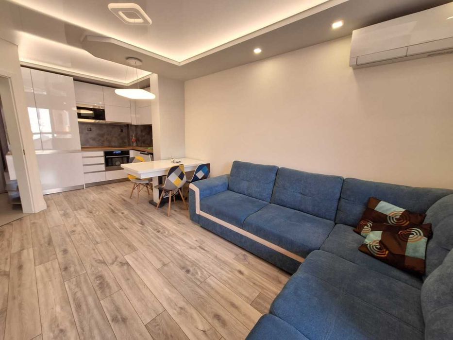 Продава се Двустаен апартамент в Пловдив, Изгрев - 69 кв.м за 1028 €/кв.м - Снимка #2