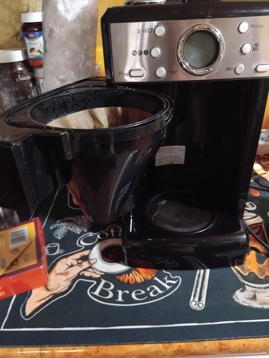 Cafetiera cu râșniță integrată AEG