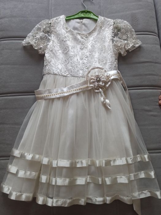 Платье белое нарядное!