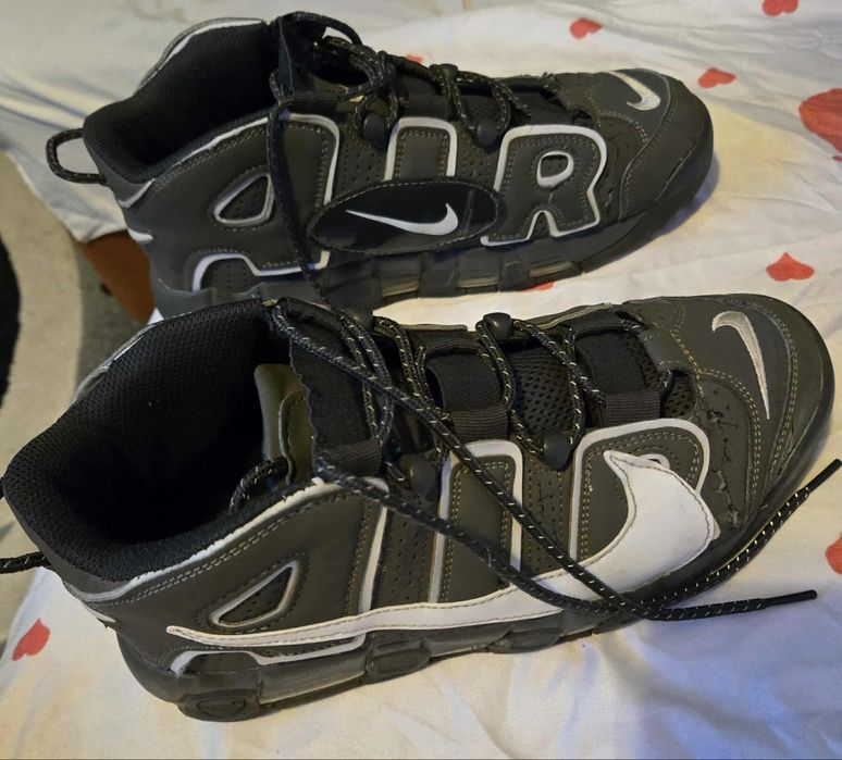 Adidasi Nike Uptempo!