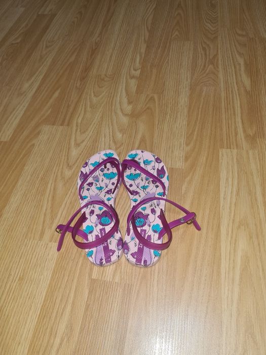 Sandale              .