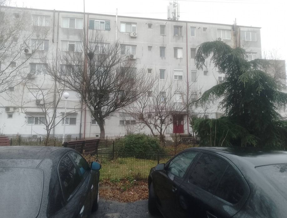 Vand apartament  2 camere
