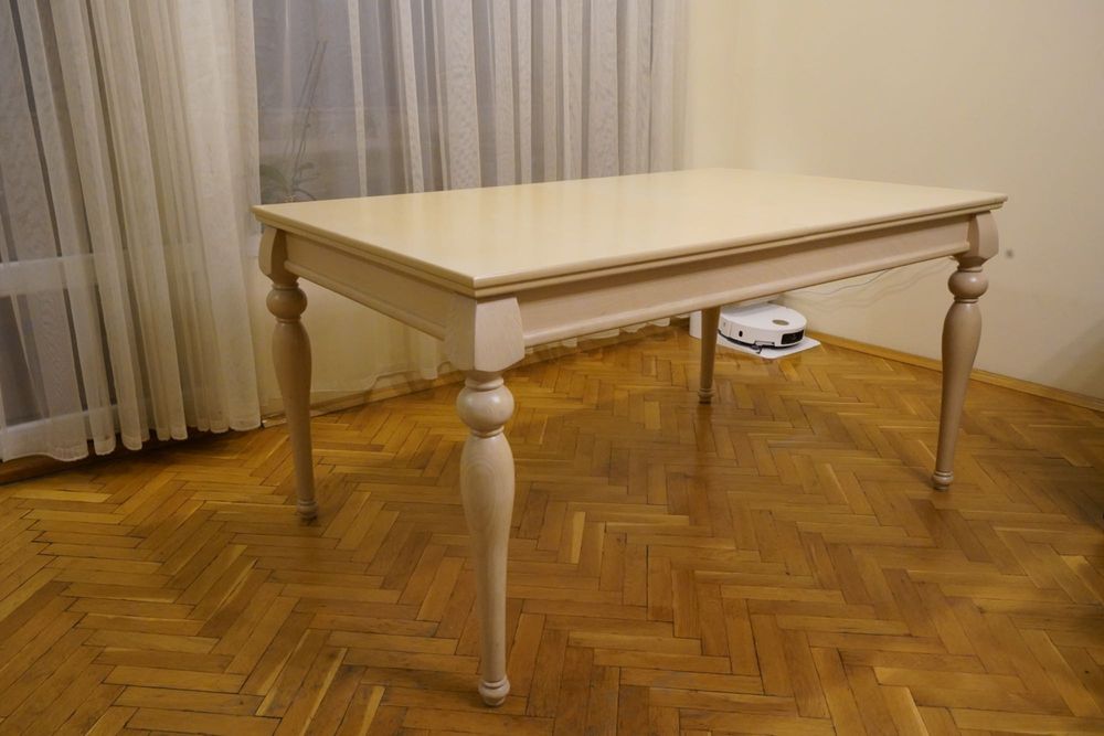 Маса масив и 6 стола