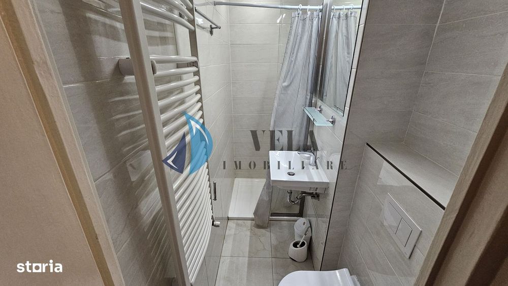 Apartament 4 camere, Cornisa