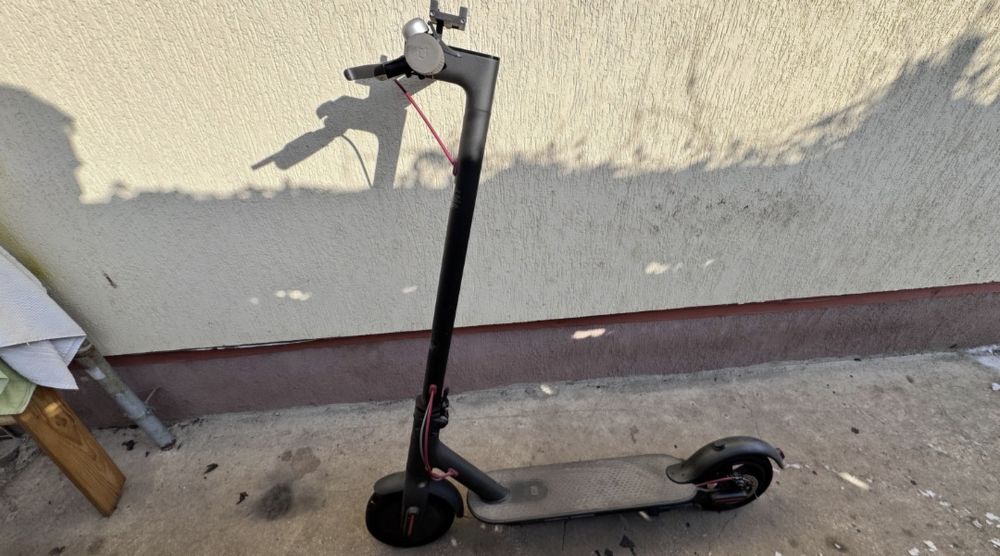 Dezmembrez xiaomi m365 pro