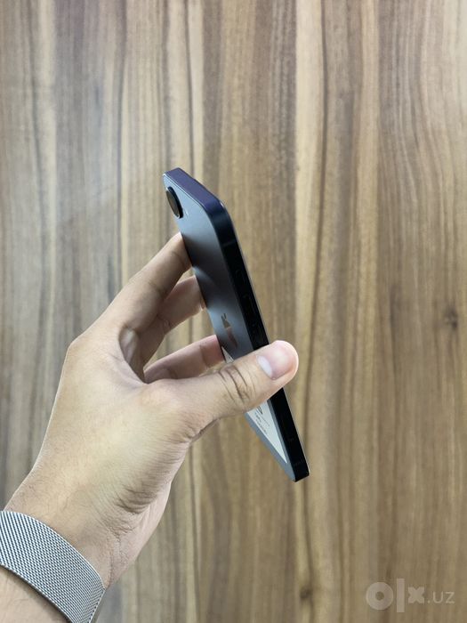 iPhone 16e black 100% k+