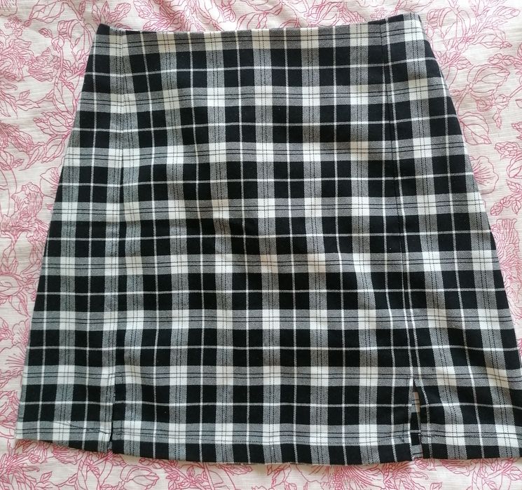 Brandy Melville карирана пола