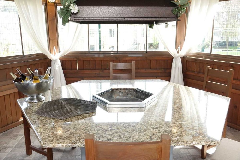 Продажба на оборудвани BBQ беседки