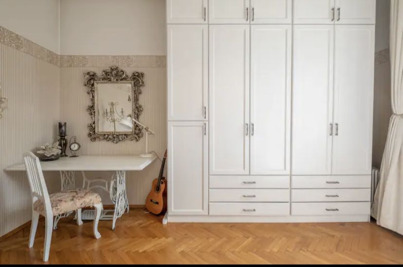 Дава се под наем Тристаен апартамент в София, Център - 120 кв.м за 1495.83 € - Снимка #9