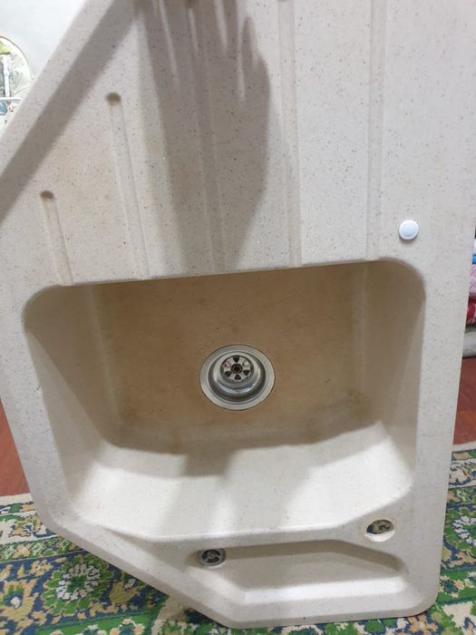 Раковина керамическая