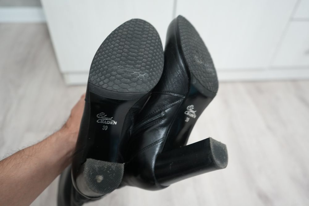 Продаются женские сапожки