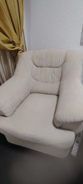 2  Fotolii comode,  foarte puțin folosite