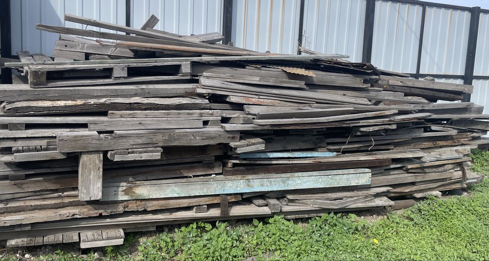 Деревянные дрова на дрова