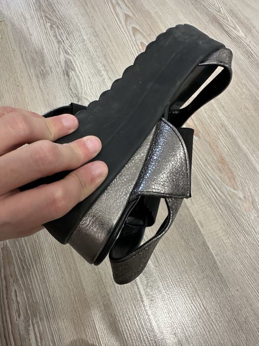 Босоножки женские