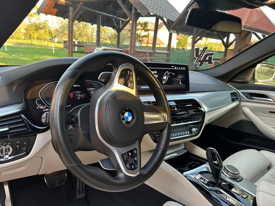 BMW 545e plug-in hybrid xDrive 2020