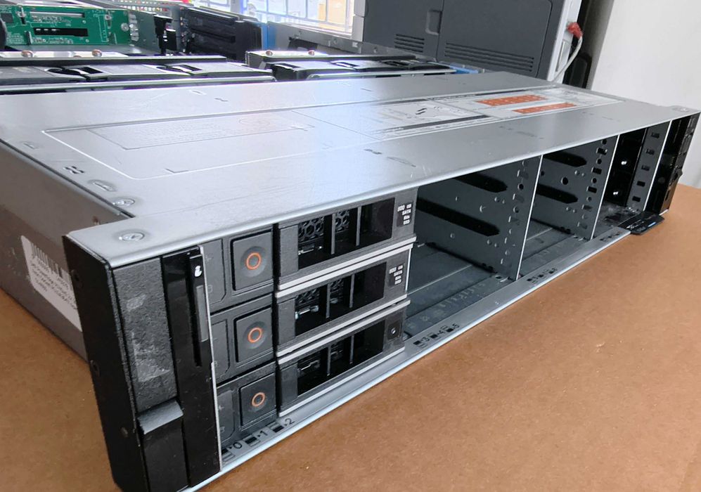 Сървър Dell R740XD 12LFF + 4SFF 2*Xeon Gold 6230 64GB