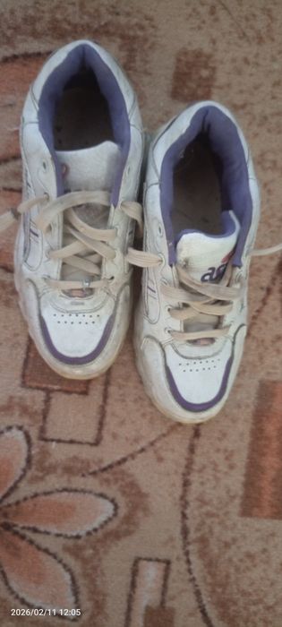 Детские кроссовки