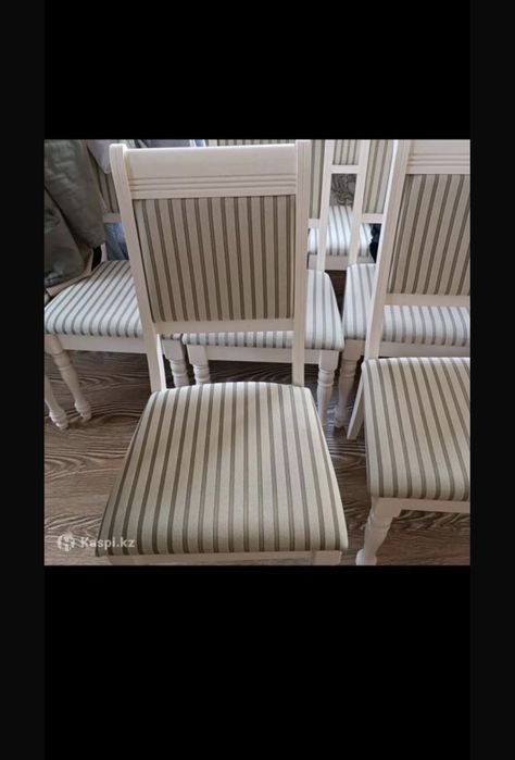 Стол и стулья для кухни