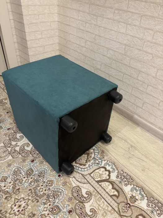 Продам за дешево пуфик новый