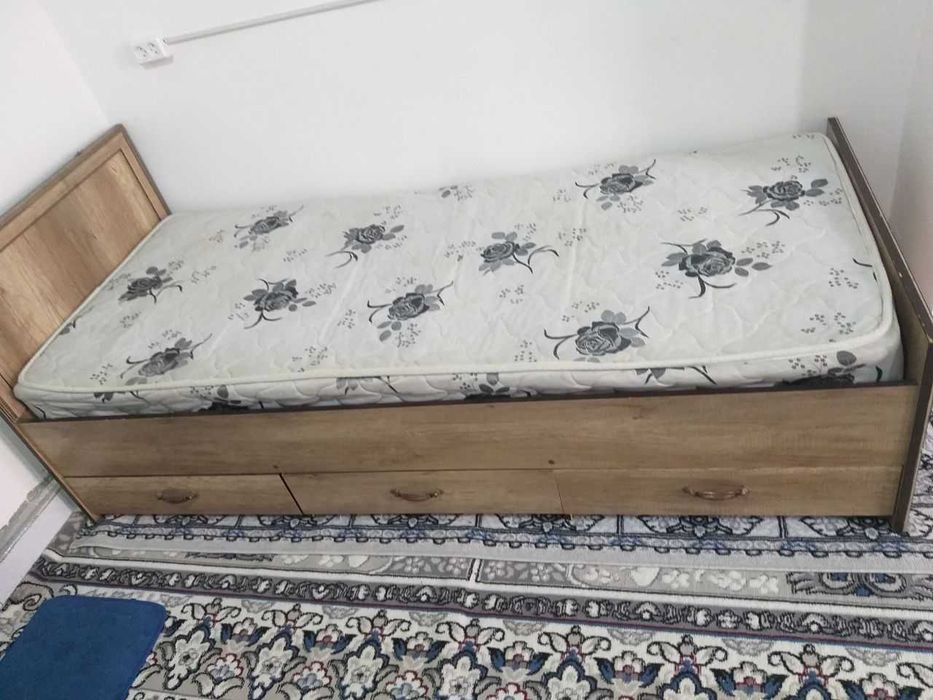 Продам  кровать в хорошем состоянии