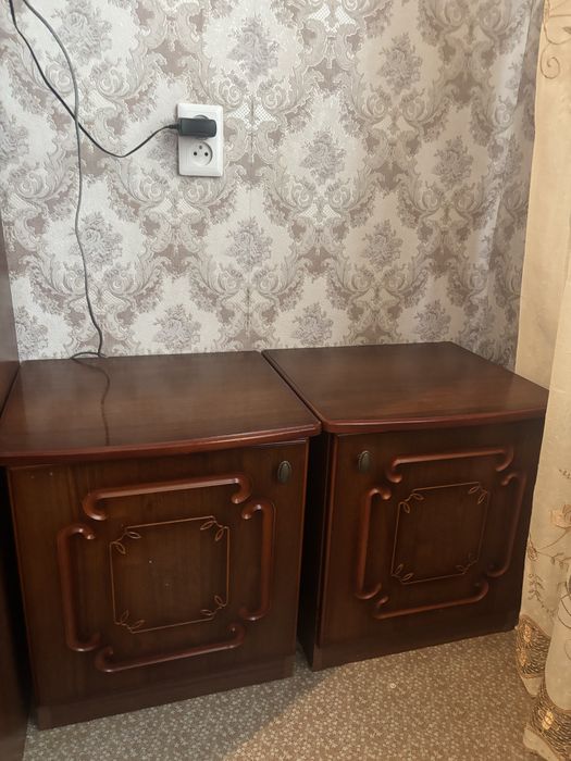 Продам шкаф,кровать,две тумбочки