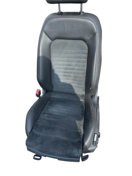 Vw Passat B8 Комби Кожен Салон