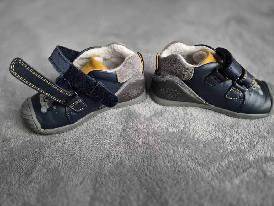 Vand Biomecanics marimea 23, don piele cu lana in  interior