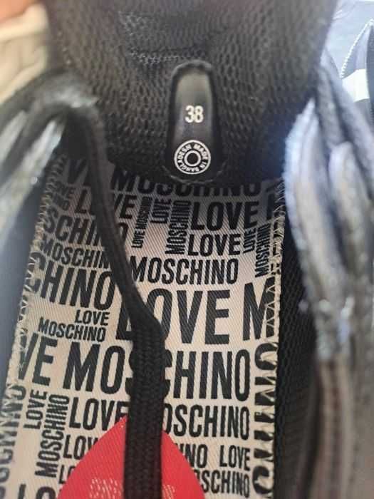 Сникърси Karl Legerfеld и Moschino