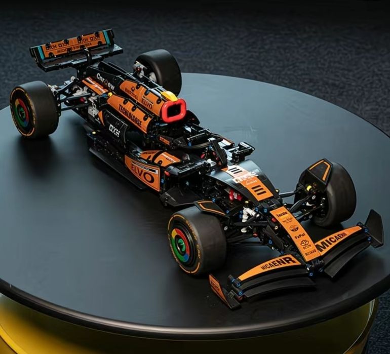 Конструктор лего Формула 1 McLaren MCL38