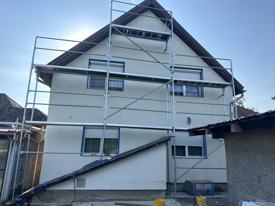 Inchiriez schela Layher de aluminiu