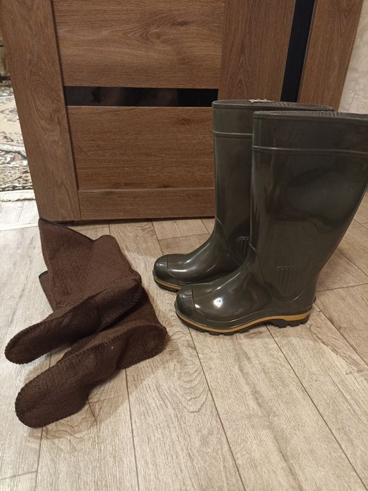 Продам сапоги резиновые