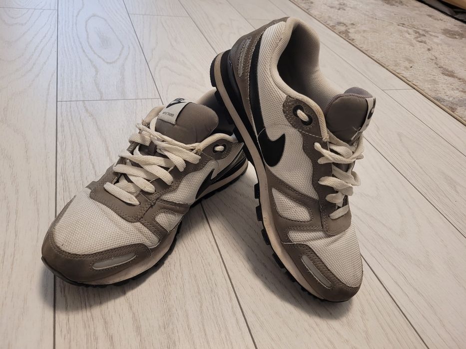 Nike marimea 42 incaltaminte, papuci, adidasi.