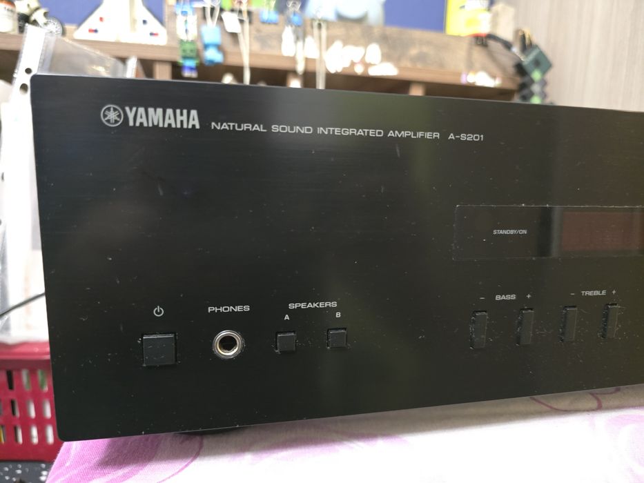 Усилитель Yamaha как новый.