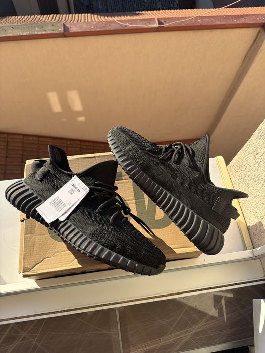 Yeezy 350 Onyx