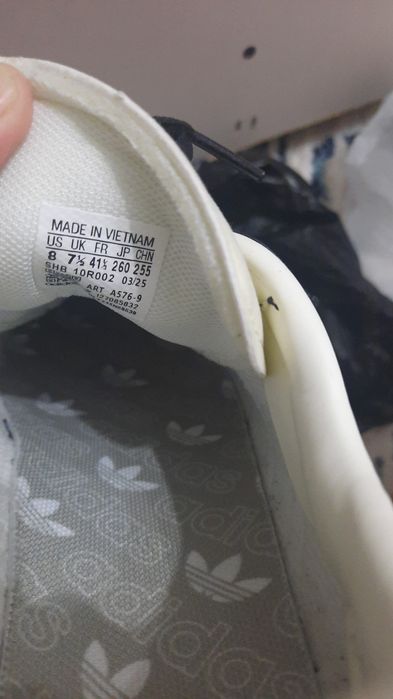 Продам кроссовки adidas мужские