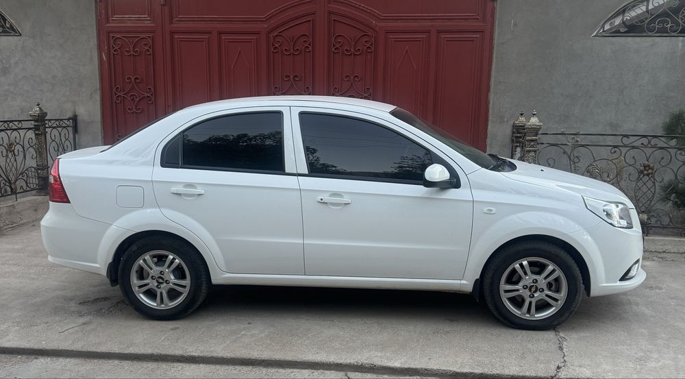 Продаётся Нексия-3  Автомат