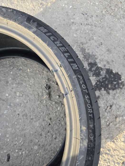 Anvelopa Michelin 265 35 21 vara