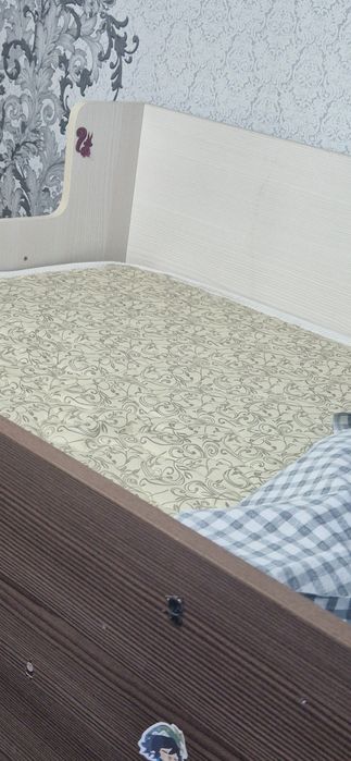 Продам двухъярусную кровать