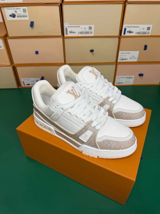 Adidasi Louis Vuitton Trainer Premium