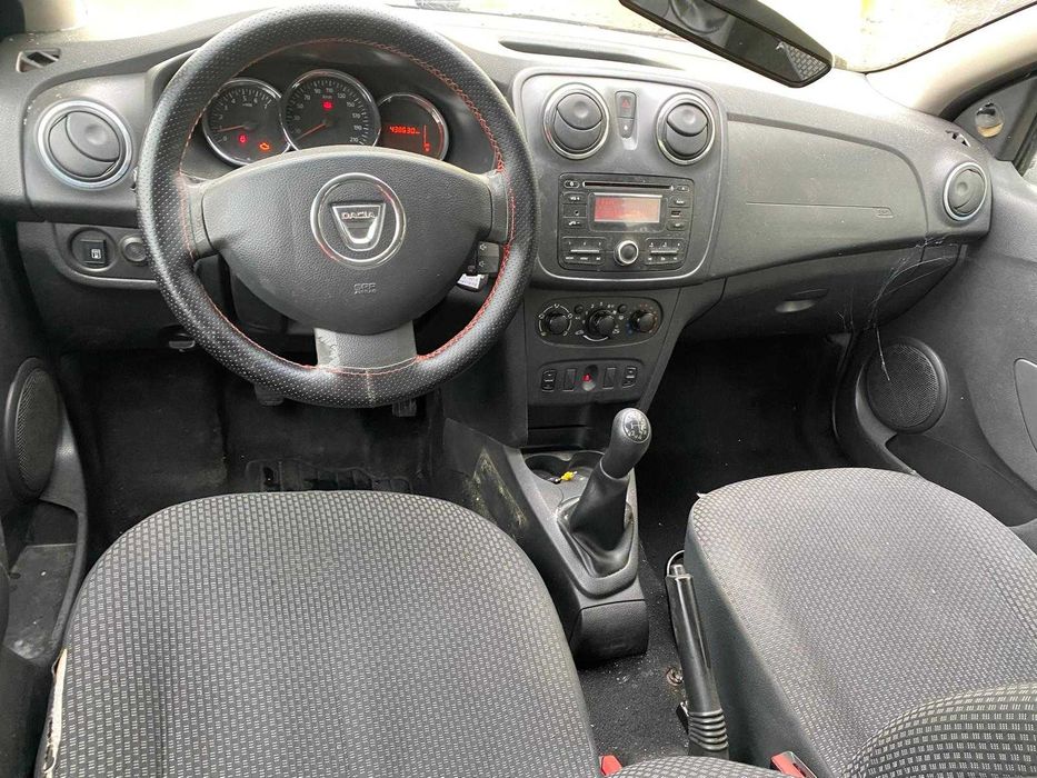 dezmembrez dacia Logan 1.2i cod motor D4F/usa fata logan/oglinzi logan