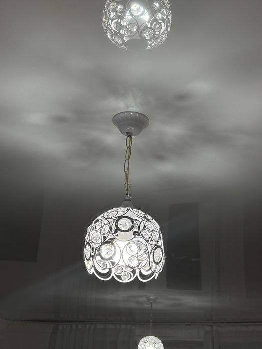 Люстры разные в хорошем сост