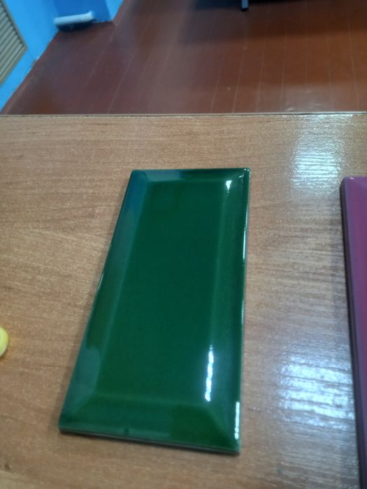 Плитка бардюр.на стенный