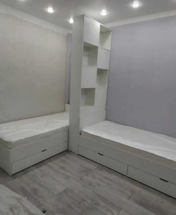 Кровать 90×2000, полки