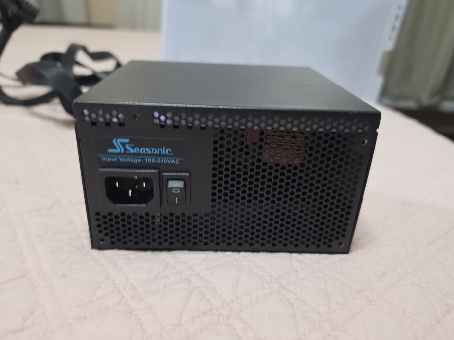 Sursa Seasonic 750W