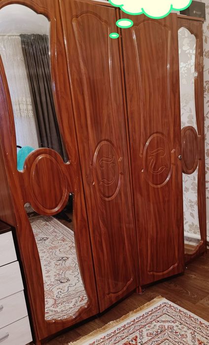 Продаю все вместе комод шкаф