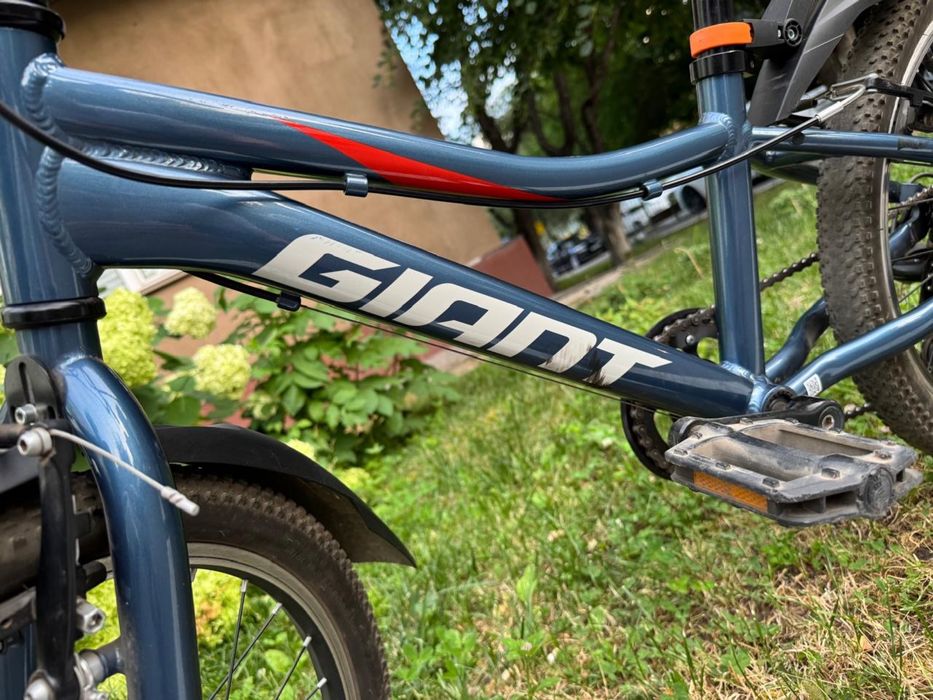 Продам детский велосипед GIANT
